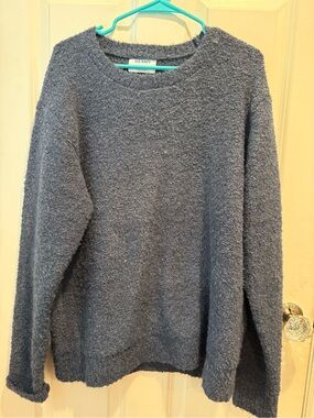 Old Navy Women’s Sweater, Size Large, Great Condition!